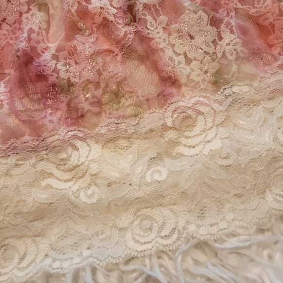 Floral lace top - Picture 2 of 10